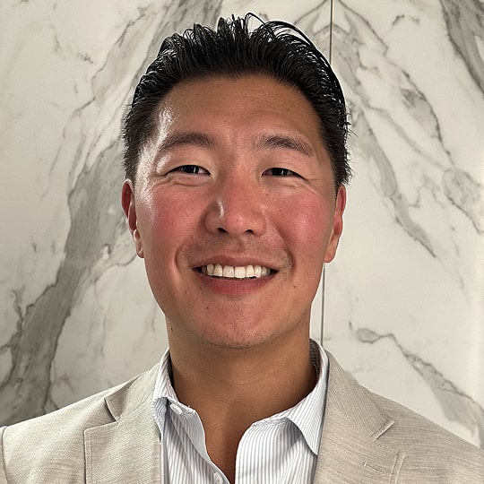 dr. ragoza headshot photo